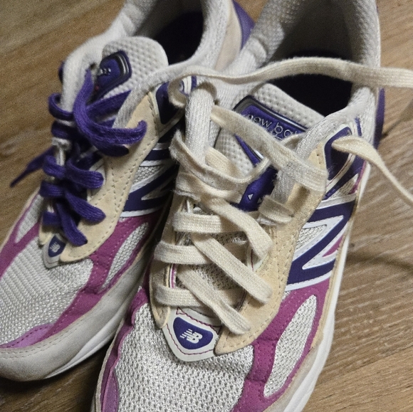 New Balance Men Cream and Purple Sneakers - Picture 10 of 10